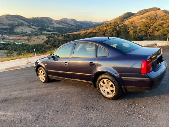 VOLKSWAGEN PASSAT 1.8 20V GASOLINA 4P MANUAL